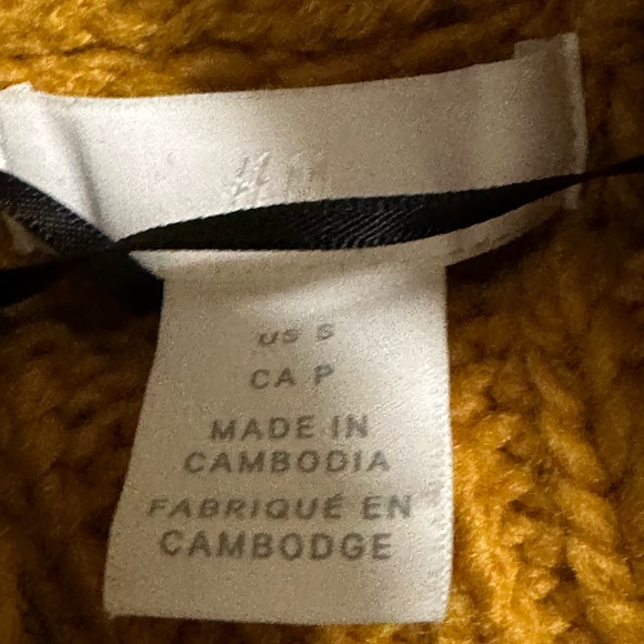 H&M sweater - Picture 3 of 3